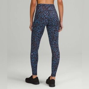 Lululemon Swift Speed High-Rise Tight 28"
Leopard Camo Blue Nile Multi size 4